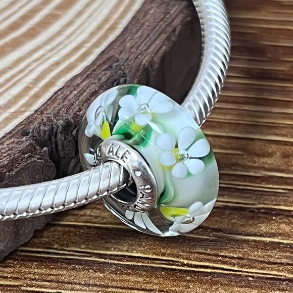 Pandora Wild Flowers Murano Glass Charm Floral Charm - Picture 1 of 6
